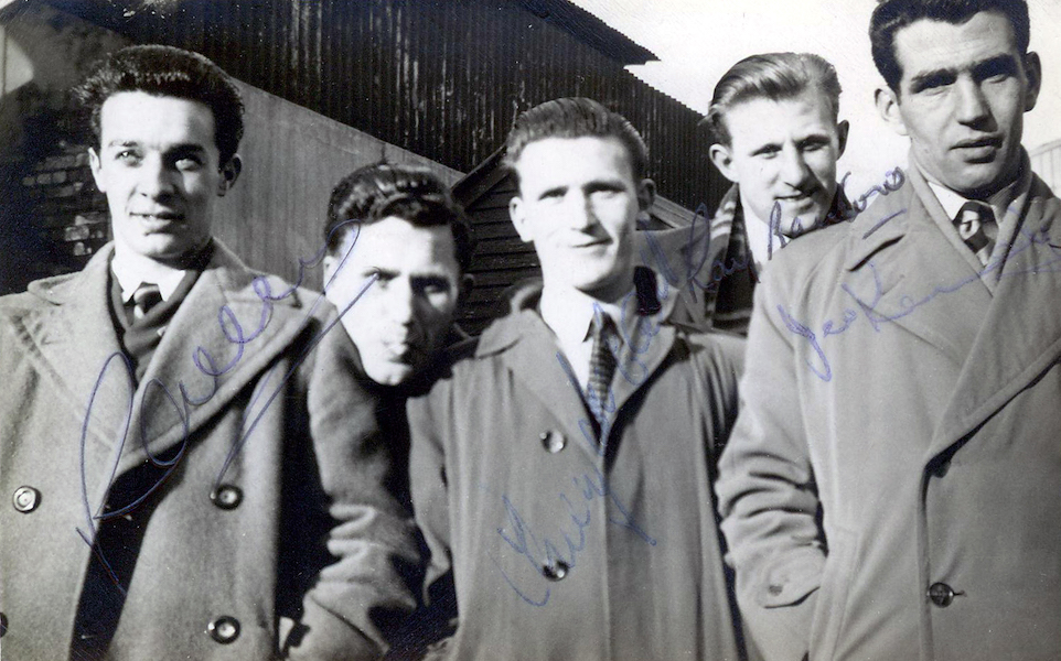 10-1951-14.04-Ronnie Allen Andy McCall Ray barlow Joe kennedy before man Utd match