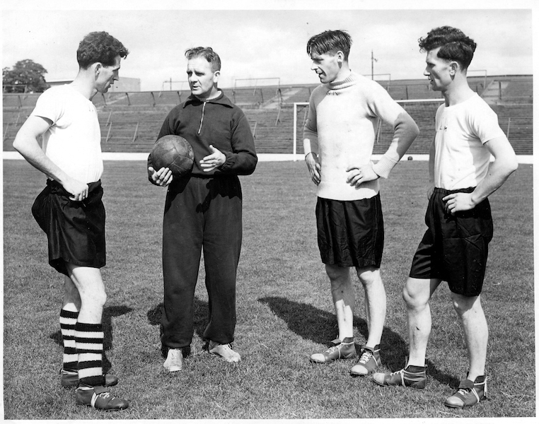 16-1952-53(circa)-Coach Jesse Carver with Joe Kennedy Stan Rickaby and Len Millard