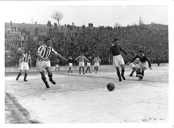 09-1956-11.02-Charlton Athletic away