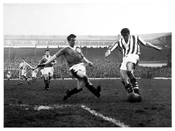 17-1957-20.02-Kevan goal-v-Blackpool FAC replay
