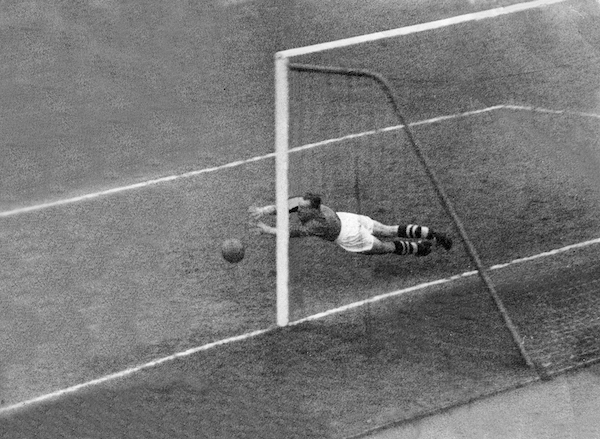 19-1957-05.03-Jim Sanders penalty s save-v-Arsenal-FAC